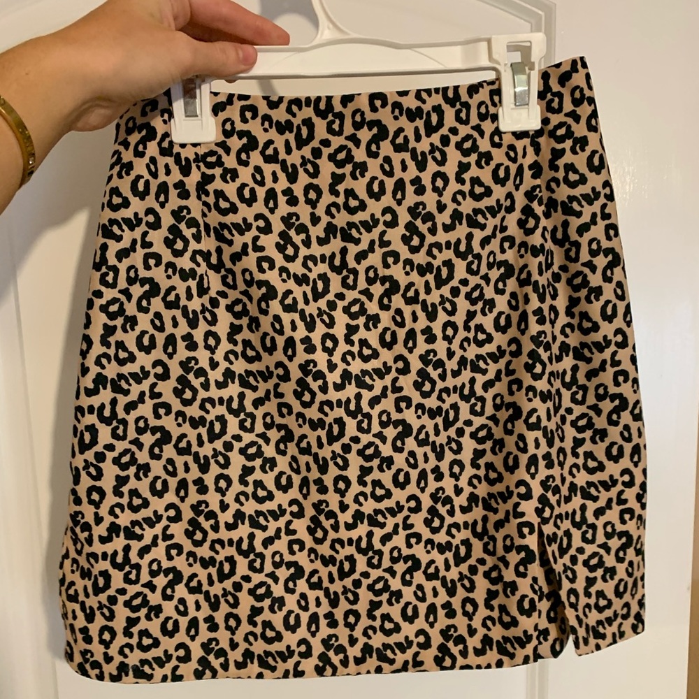 LEOPARD MINI SKIRT FOREVER 21 size small